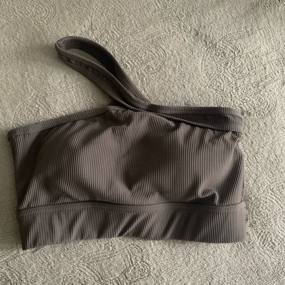 Amazon grey sport bras - Picture 2 of 5